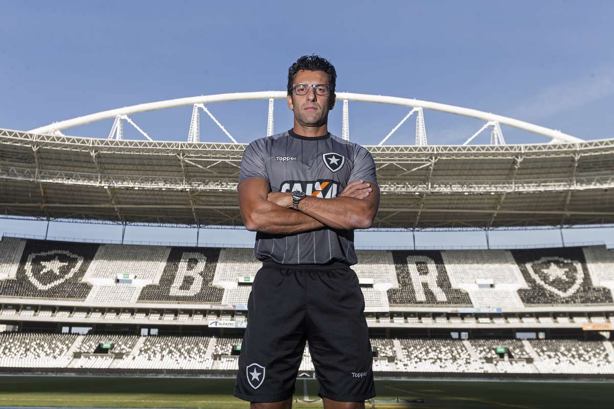 Especial com o técnico do time de futebol do Botafogo Alberto Valentim do Carmo Neto, mais conhecido como Valentim (mineiro da cidade de Oliveira, 22 de março de 1975), é um treinador e ex-jogador de futebol que atuava como lateral-direito. Foto: Daniel Castelo Branco