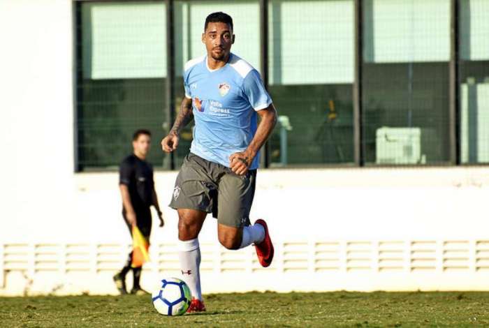 Robinho recebeu elogios do treinador Abel Braga