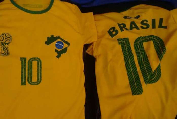 Camisas falsas foram apreendidas em S�o Jo�o de Meriti