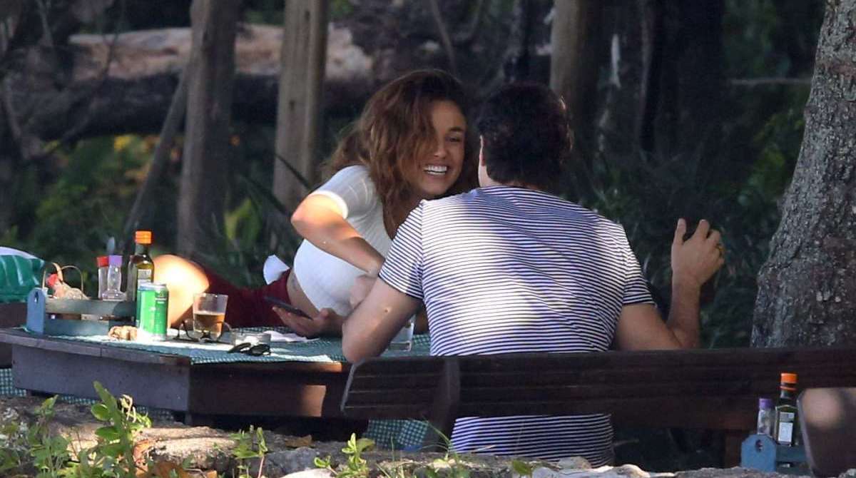 Joaquim Lopes e Juliane Araújo almoçam juntos