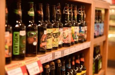 Vai faltar cerveja? Indústria enfrenta escassez de garrafas de vidro