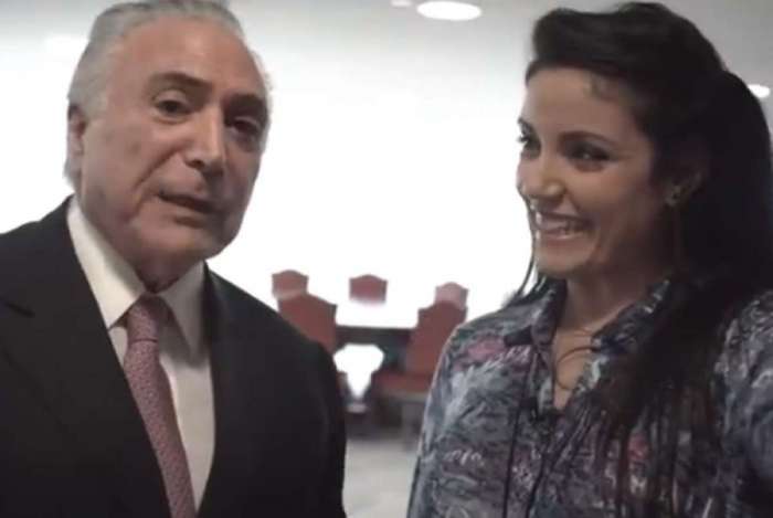 Michel Temer conta em entrevista que l� muito e assiste � v�rias s�ries