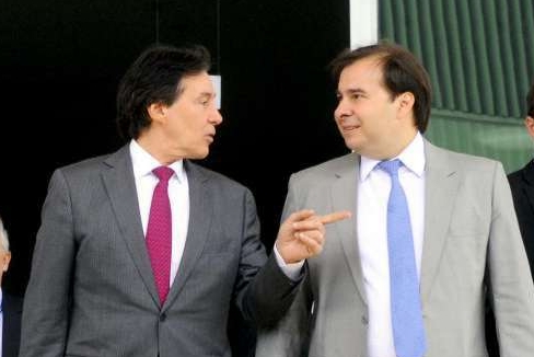 O presidente do Senado Federal, senador Eunício Oliveira (PMDB-CE) e o presidente da Câmara, Rodrigo Maia (DEM-RJ) 