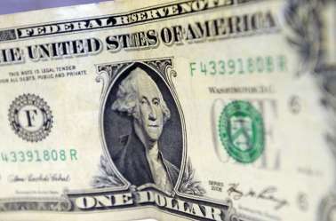 Dólar apresenta leve alta antes do feriado de Carnaval