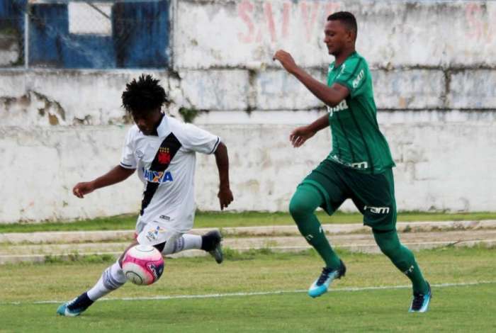 Robinho foi convocado por Tite para ajudar nos treinamentos da Sele��o