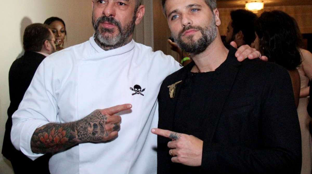 O puxador de samba Neguinho da Beija-flor