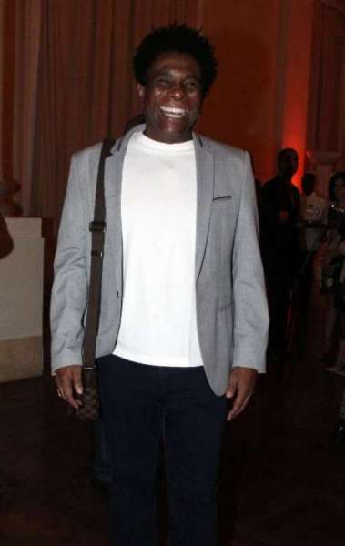 O puxador de samba Neguinho da Beija-flor