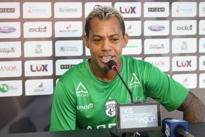 Marcelinho Para�ba: atraso em pens�o aliment�cia do filho