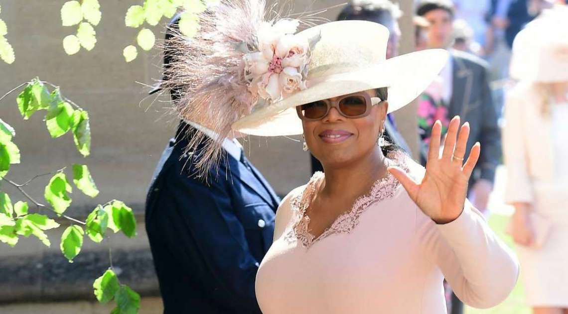 A apresentador Oprah Winfrey chegando para a cerimônia