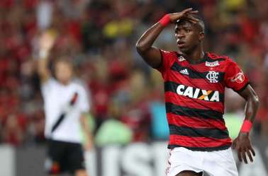 Flamengo manifesta apoio a Vinicius Junior, e jogador responde: 'Sempre juntos'