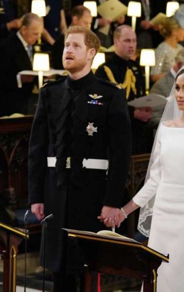 Prncipe Harry da Inglaterra e a atriz americana Meghan Markle foram declarados neste sbado marido e mulher em uma cerimnia na igreja de So Jorge de Windsor