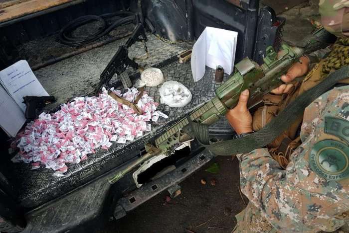 Armas e material apreendido pelo Bope ap�s confronto no Morro dos Prazeres, em Santa Teresa