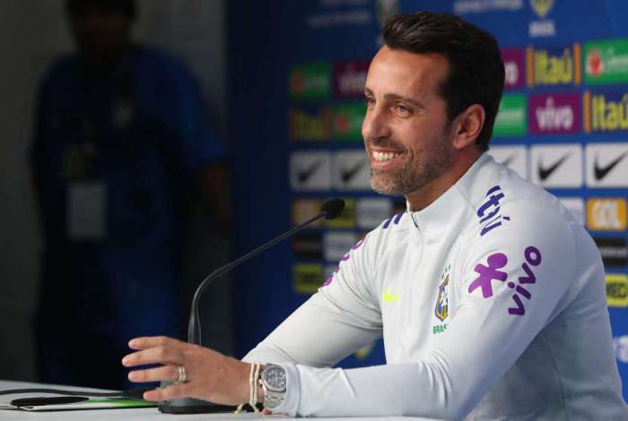 Edu Gaspar concedeu entrevista coletiva