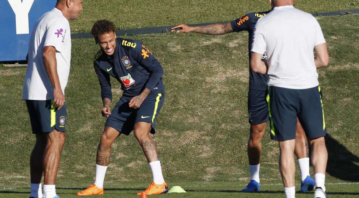 Neymar fez seu primeiro trabalho no gramado em Teresópolis