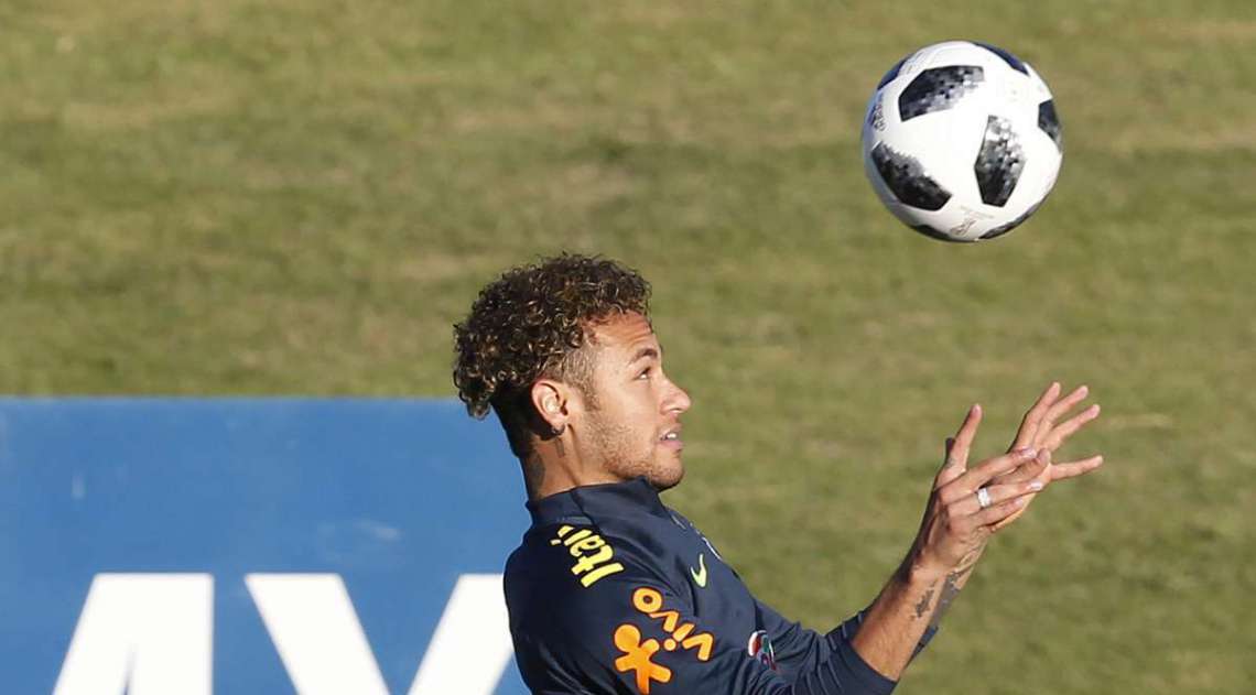 Neymar fez seu primeiro trabalho no gramado em Teresópolis