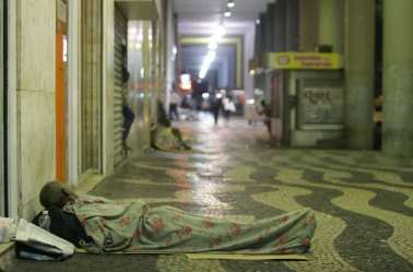 Previsão de clima frio faz Prefeitura do Rio antecipar Campanha do Agasalho 