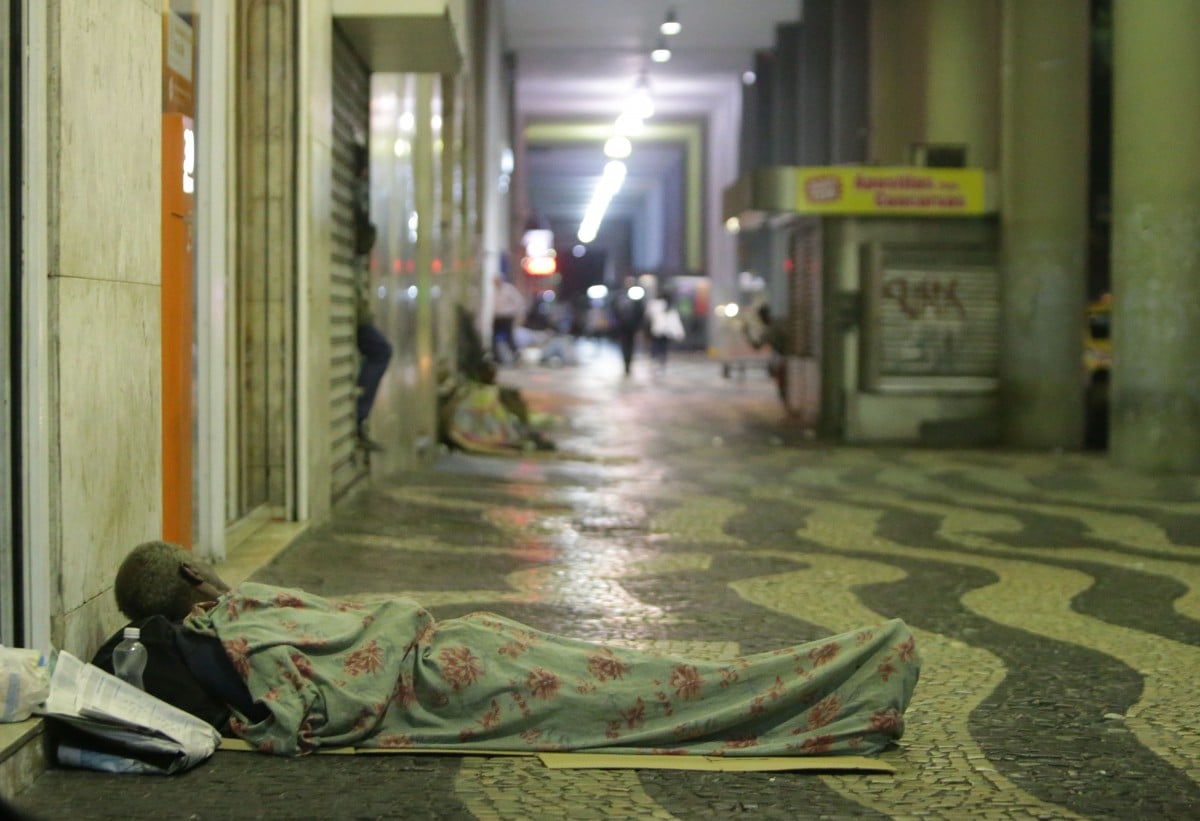 Moradores de rua do Centro do Rio. falam do sufoco com o frio das madrugadas geladas. Foto Daniel Castelo Branco - Ag&ecirc;ncia O Dia
