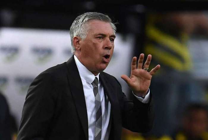 Carlo Ancelotti vai assumir o Napoli