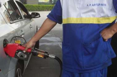 Brasil tem a terceira gasolina mais cara do mundo, aponta estudo