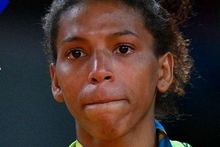 Rafaela Silva se diz inocente e associa doping a brincadeira com um beb&ecirc;