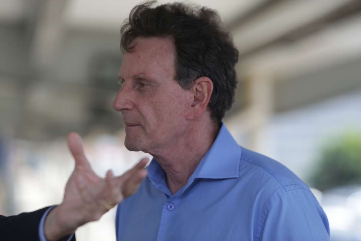 Hoje dia 26 de maio de 2018 o BRT está fora de circulação por estar sem combustível por causa da paralização dos Caminhoneiros. O prefeito Marcelo Crivela na Estação Alvorada. Foto: Daniel Castelo Branco / Agência O Dia - Foto: Daniel Castelo Branco