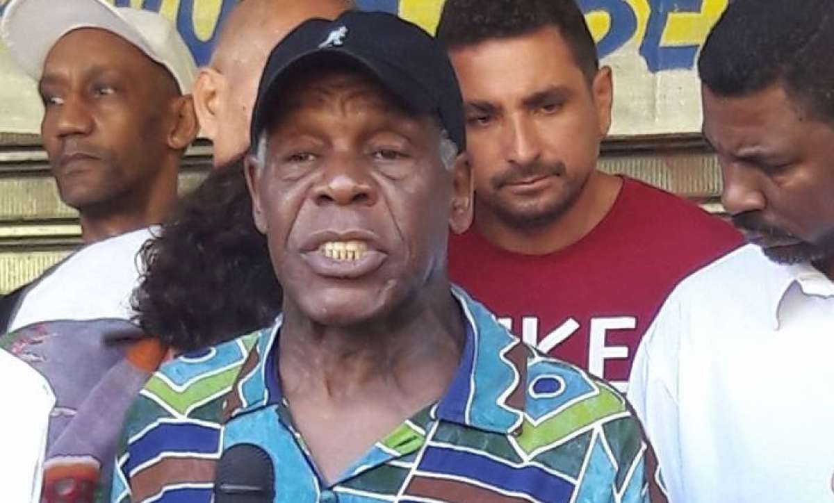 O ator norte-americano Danny Glover, embaixador da ONU, participa da Comissão Popular da Verdade sobre direitos humanos na Rocinha