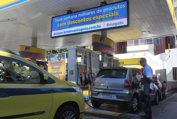 Posto de gasolina que não baixar diesel pode ser multado em mais de R$ 9 milhões