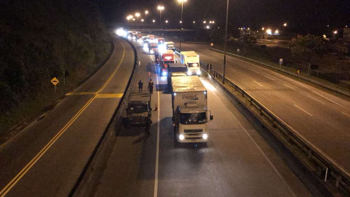 Caminhões são escoltados até a capital