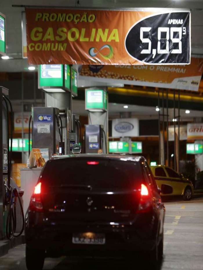 Valor da gasolina baixou 4,5%, mas continua alto na Zona Sul