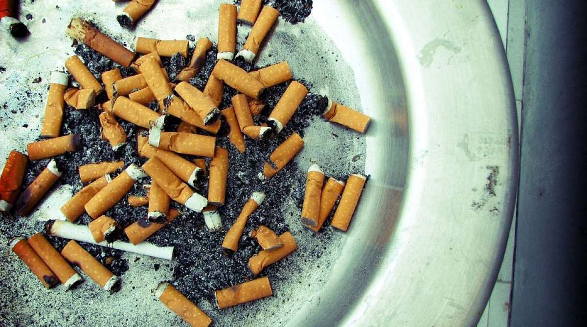 Estimativa é que 100 mil adolescentes façam uso do tabaco diariamente no Brasil.