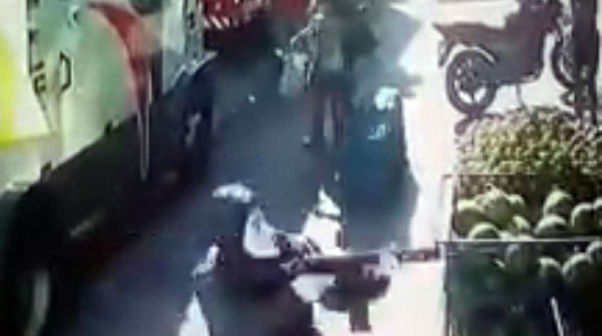 Bandido usa armamento pesado