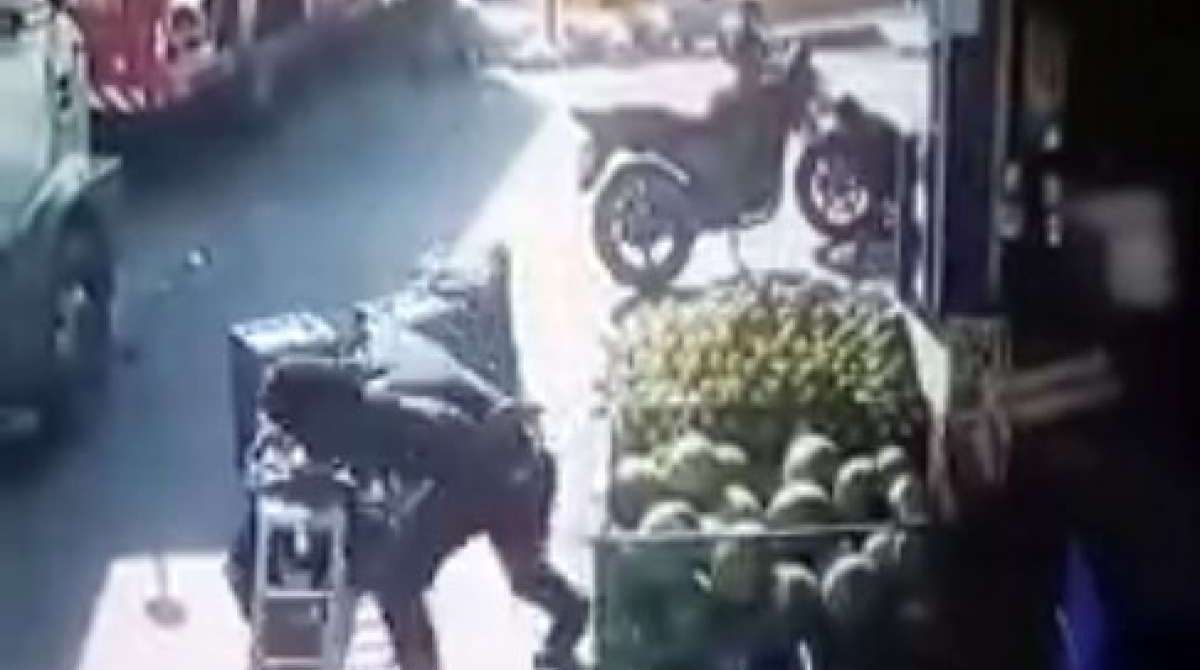 Bandido usa armamento pesado