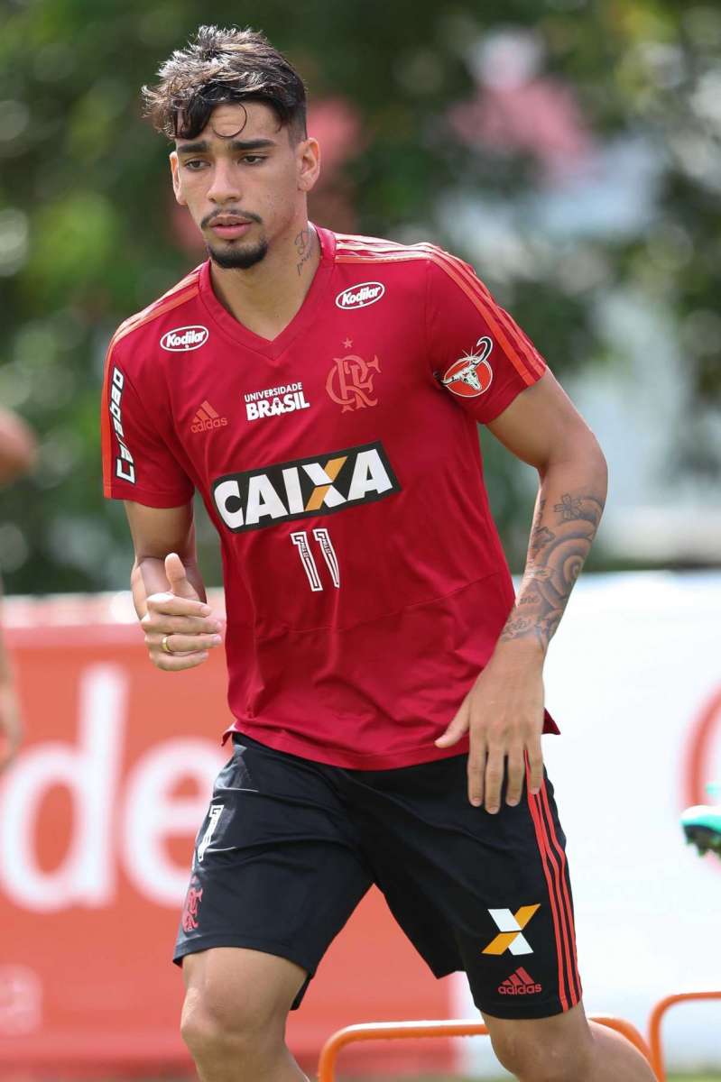 O jogador Lucas Paquet&aacute; durante o treino da equipe de Futebol do Flamengo. Foto - Gilvan de Souza / Flamengo