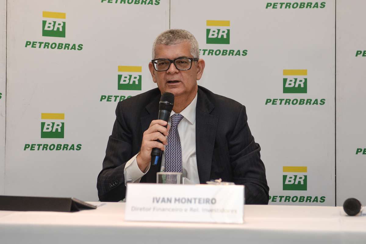 Ações da Petrobras sobem mais de 7% com Bolsa em alta ...