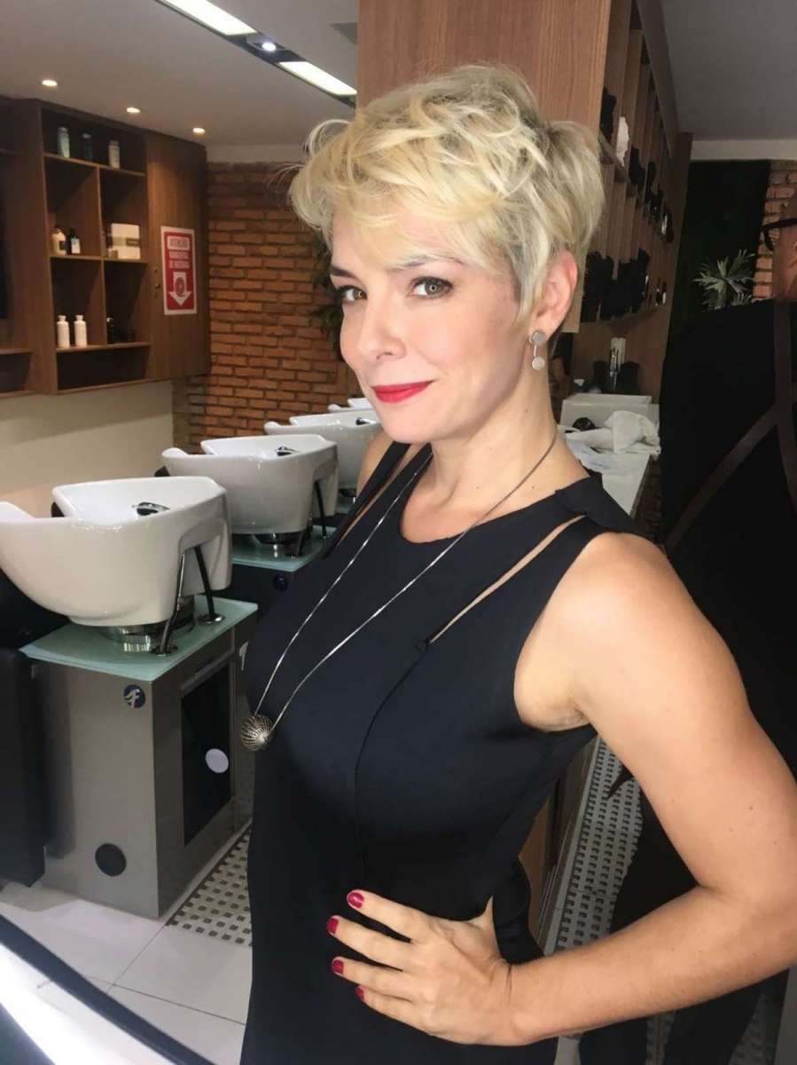 Regiane Alves está loira para interpretar sua nova personagem na próxima novela das sete da Globo - Reprodução internet