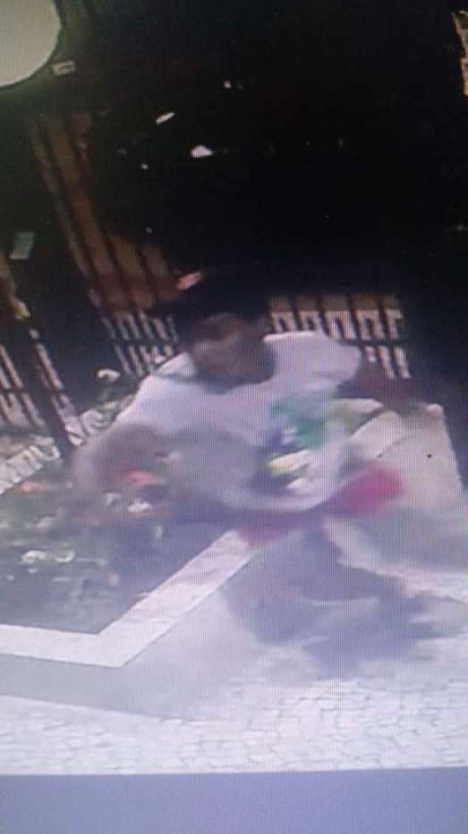 C&acirc;mera de seguran&ccedil;a flagrou criminoso que invadiu pr&eacute;dio e matou contador no M&eacute;ier