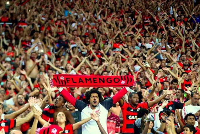 Torcida do Flamengo vinha pedindo um reforço para a lateral do time