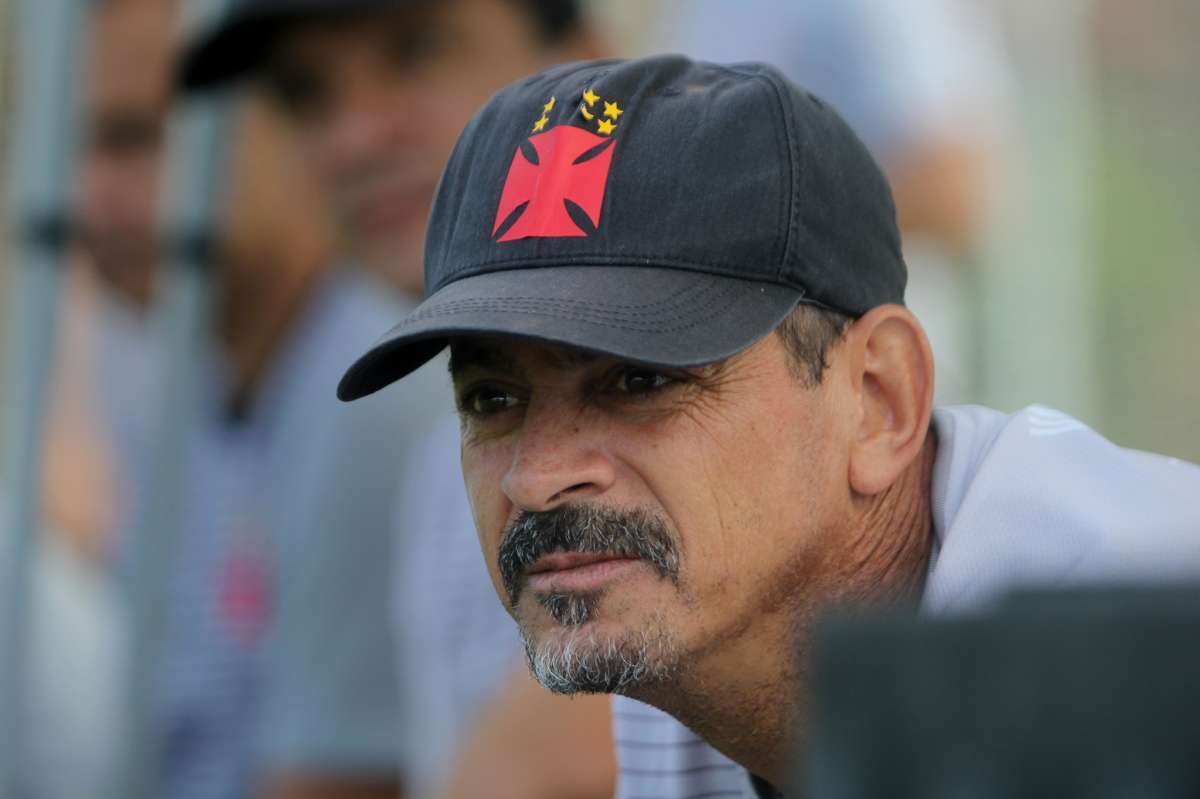 O técnico interino da equipe de Futebol do Vasco da Gama, Valdir Bigode. Foto - Paulo Fernandes / Vasco.com.br - Paulo Fernandes / Vasco.com.br