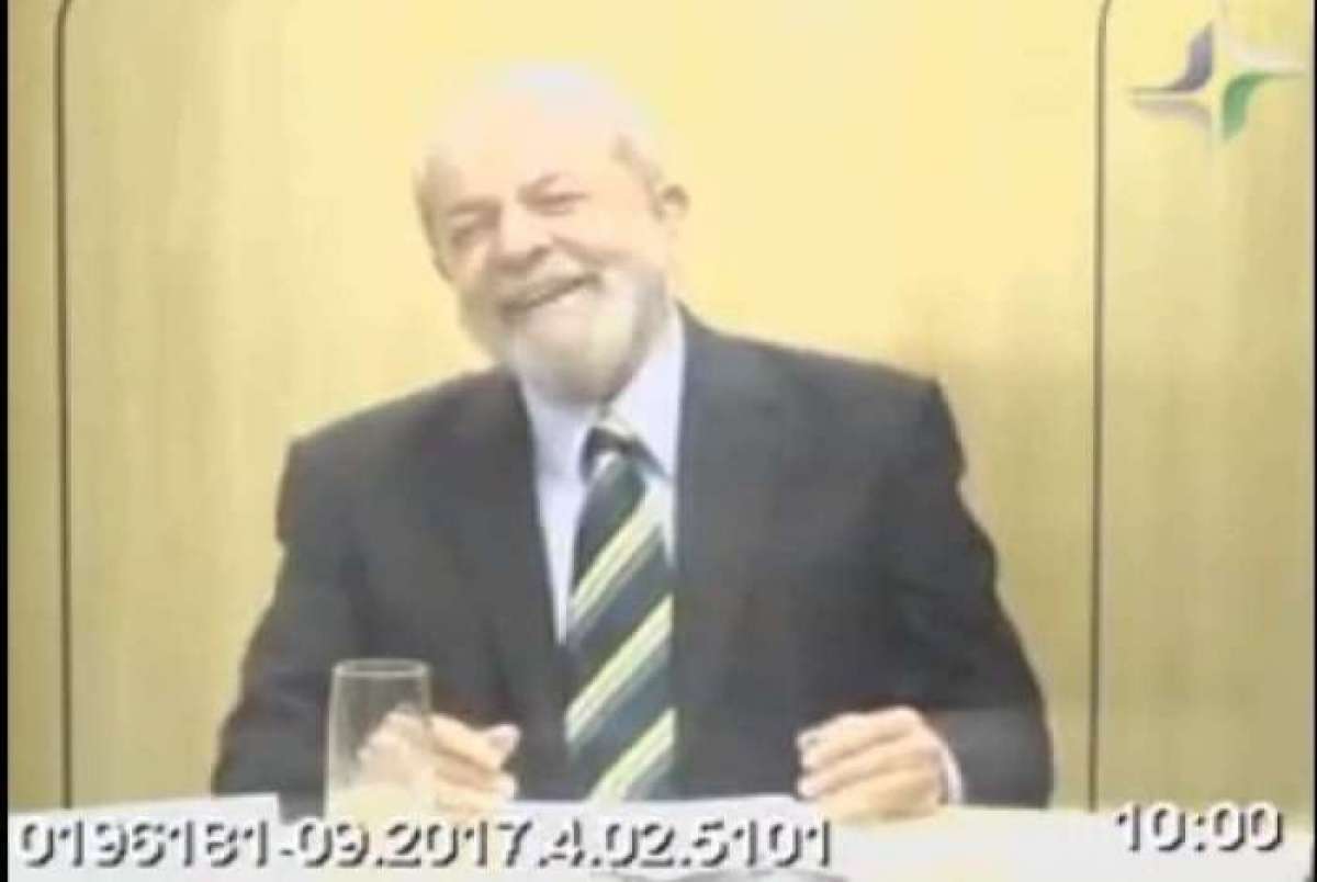 Lula estava fazendo comentários dos jogos do Brasil na Copa - Divulgação / Justiça Federal