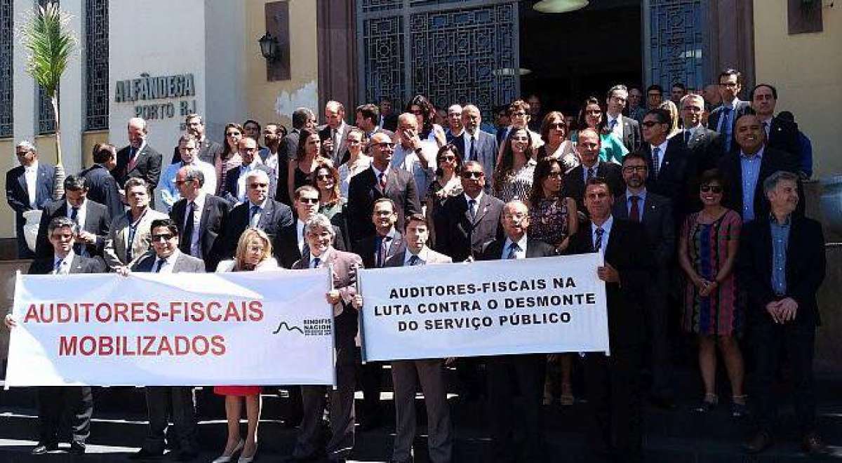 Auditores fiscais da Receita Federal cobram que governo Temer cumpra acordo feito com a categoria - Divulgação/Sindifisco