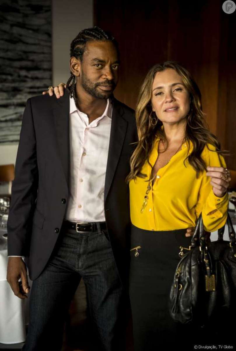 Roberval (Fabricio Boliveira) e Laureta (Adriana Esteves)