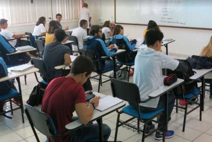 Para preparar os alunos, muitos colÃ©gios realizam simulados nos fins de semana