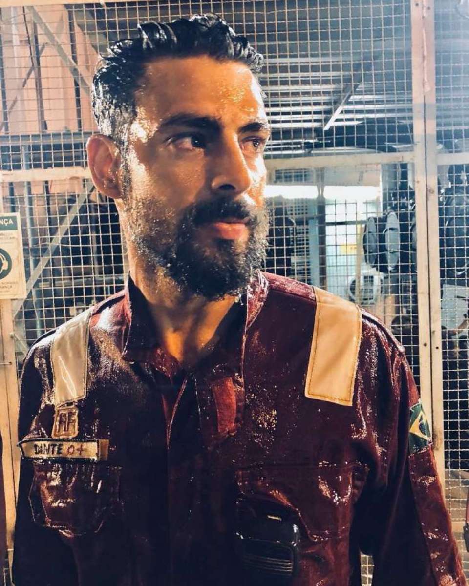 Cauã Reymond nos bastidores de 'Ilha de Ferro'