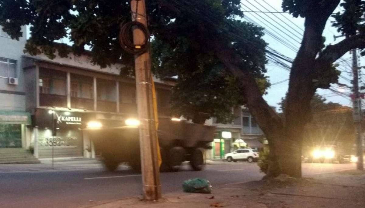 Veículos das Forças Armadas em Jacarepaguá - Reprodução / Internet