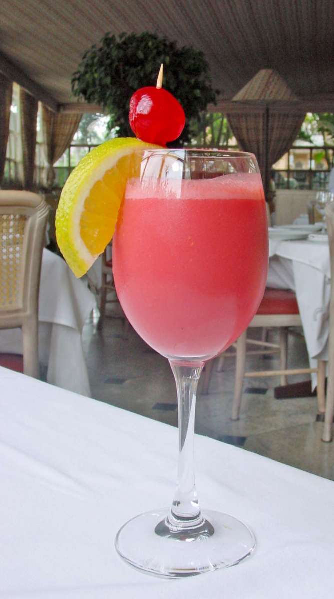 Alcaparra aposta no tradicional coquetel de frutas