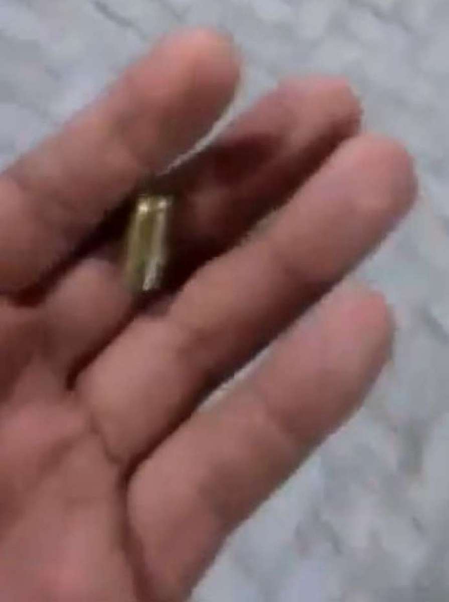 Loja teve vidros quebrados