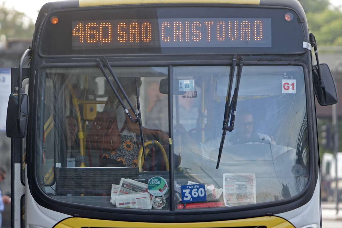 &Ocirc;nibus sobe para R$ 3,95 nesta quinta-feira - Foto: Daniel Castelo Branco