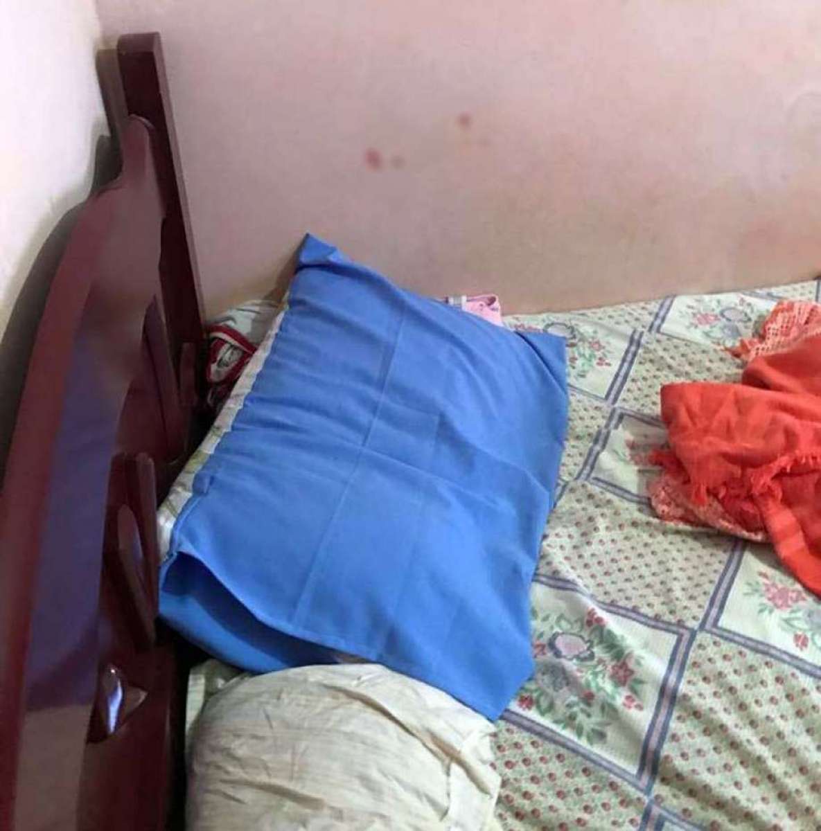 Cama do casal, onde aconteceu o crime