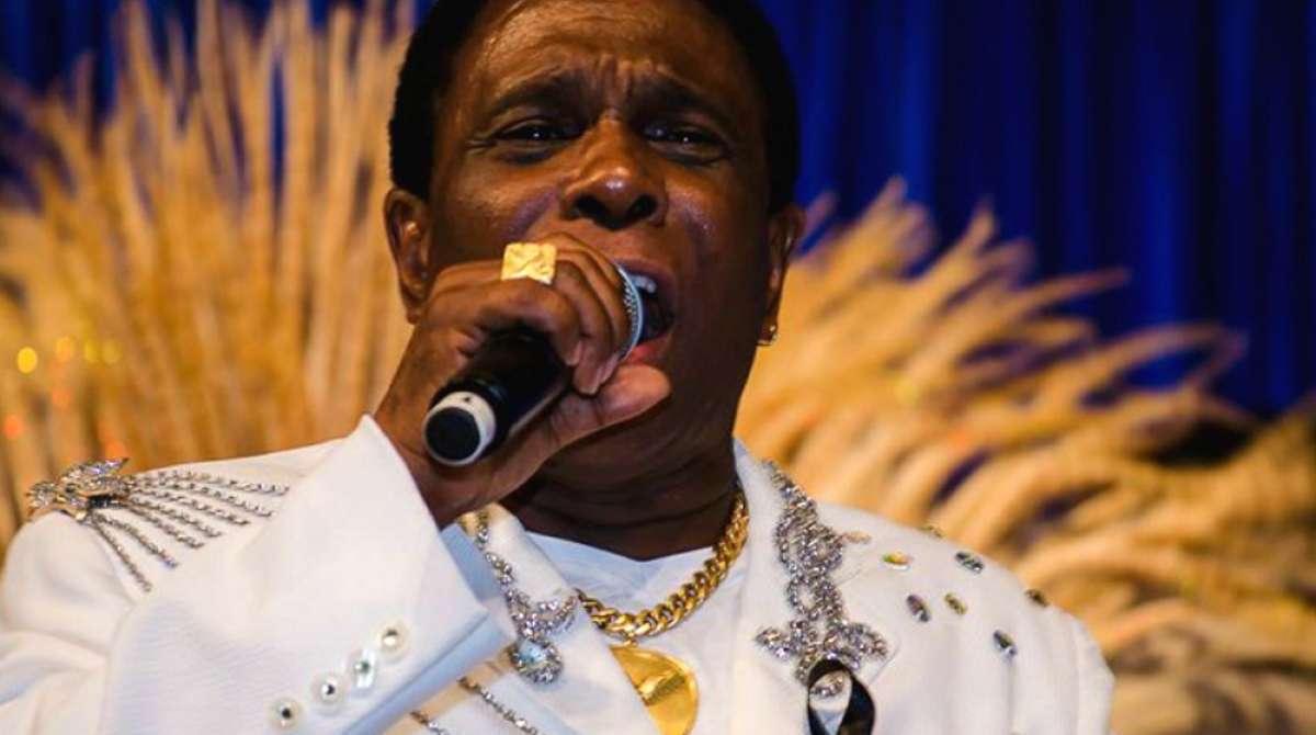 A Voz da Avenida em 2018 ficou para Neguinho da Beija-Flor