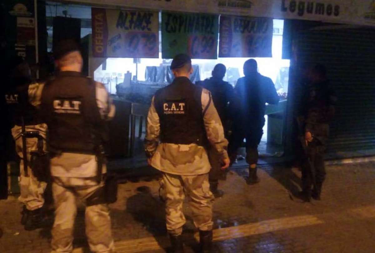 Agentes do GAT estiveram no local